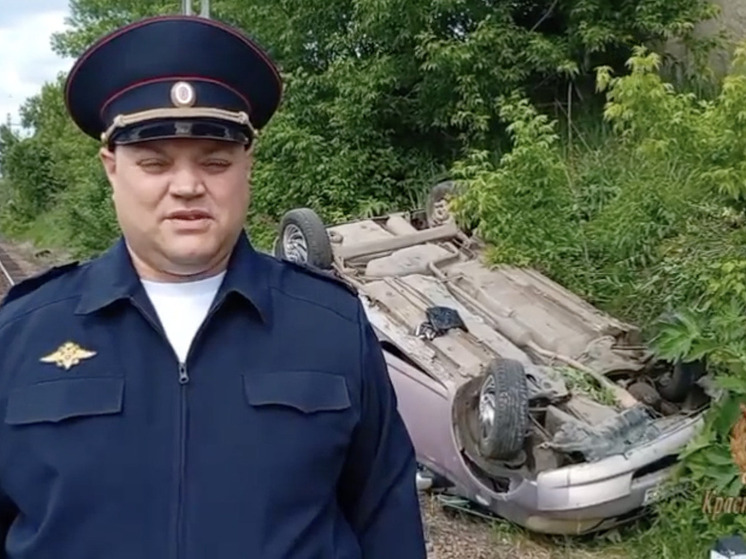 В Красноярском крае автомобиль с двумя детьми упал с обрыва