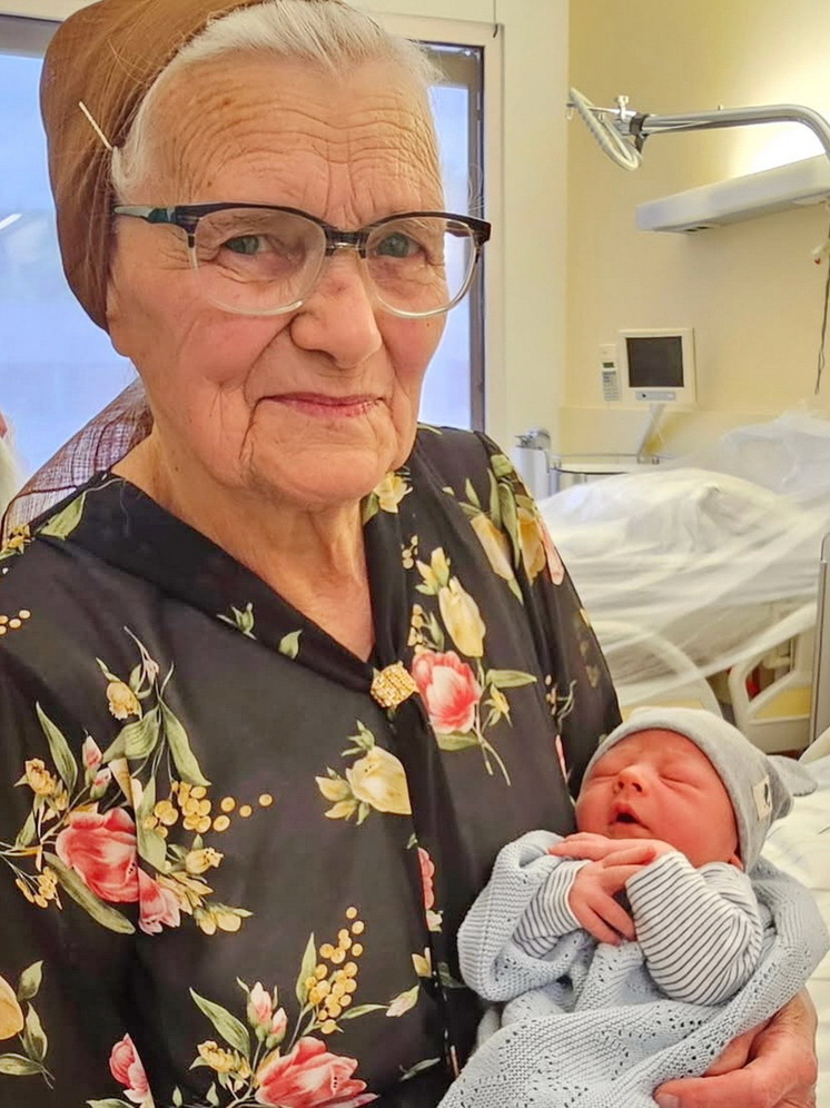 In Germany, an 86-year-old pensioner announced the birth of her 100th great-grandchild