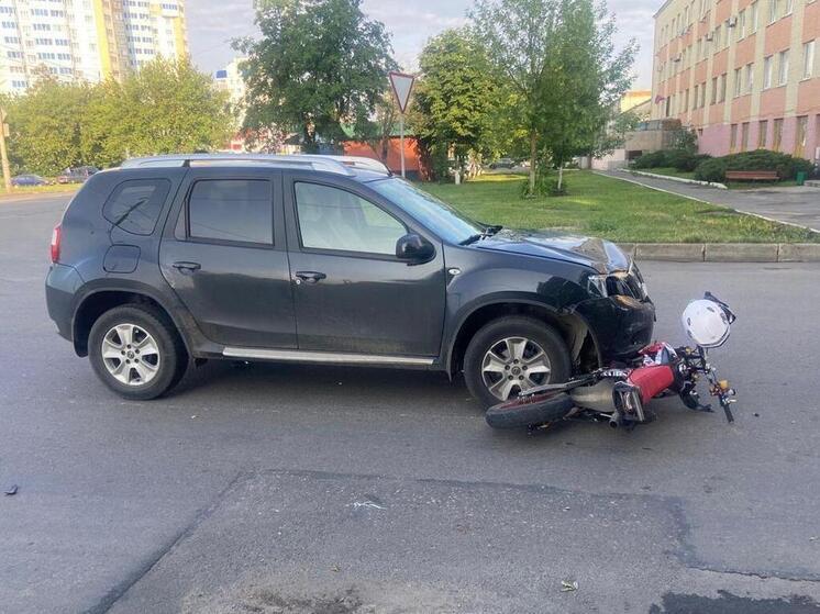 Водитель питбайка попал в больницу после ДТП в Орле