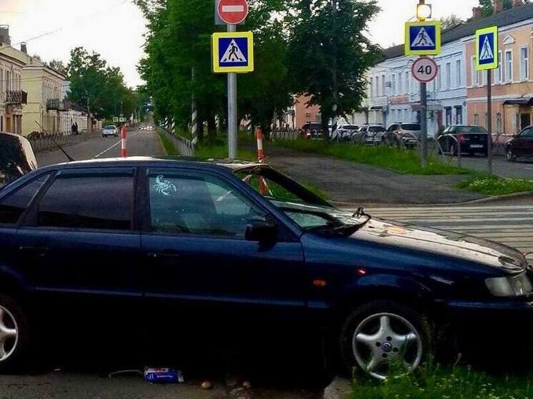 В Сольцах водитель иномарки сбил пенсионерку на «зебре»