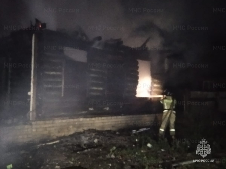 В Брянске в Володарском районе сгорел жилой дом
