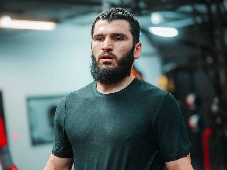 Артур Бетербиев оставил интригующее послание. 