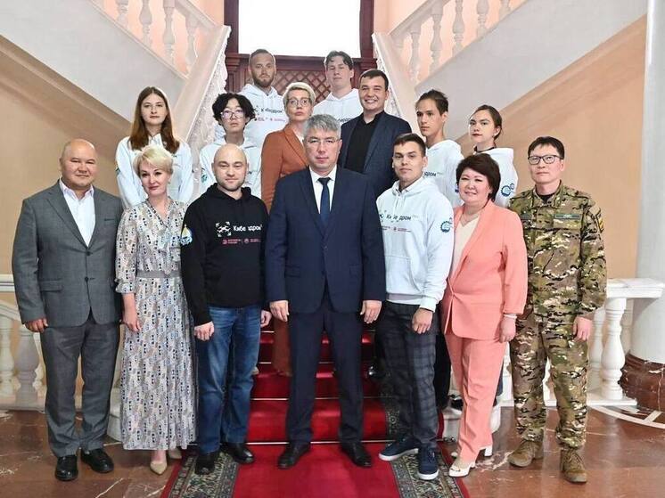 В Бурятии наградили молодых инженеров проекта "Кибердром"