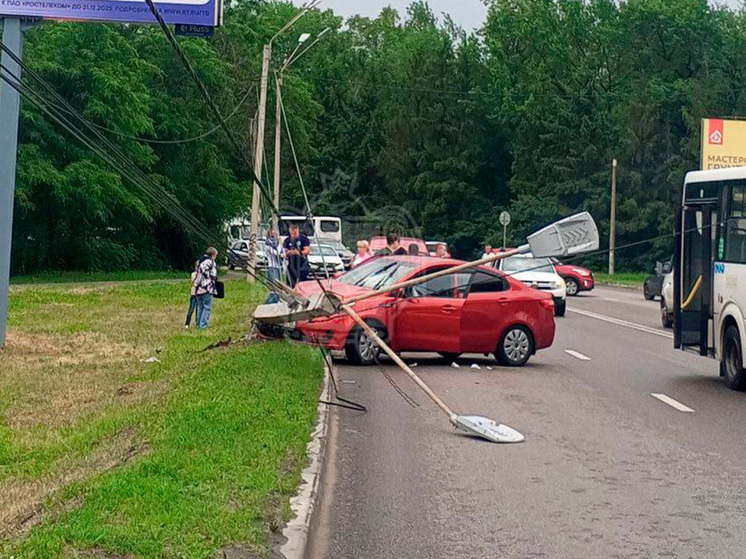 Авария в Воронеже привела к обрыву электропроводов