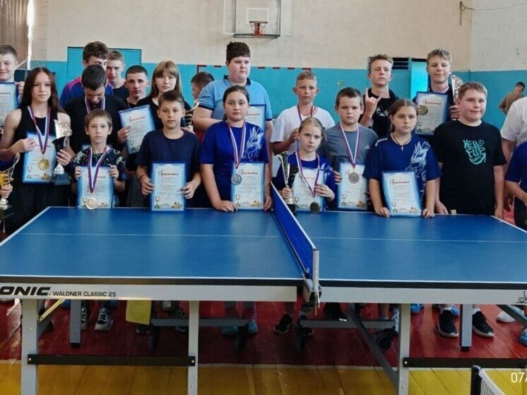 Первенство по настольному теннису прошло в Геническом техникуме