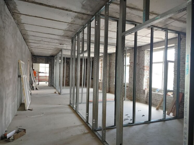 Новосибирская область восстанавливает здание администрации в Беловодском округе ЛНР