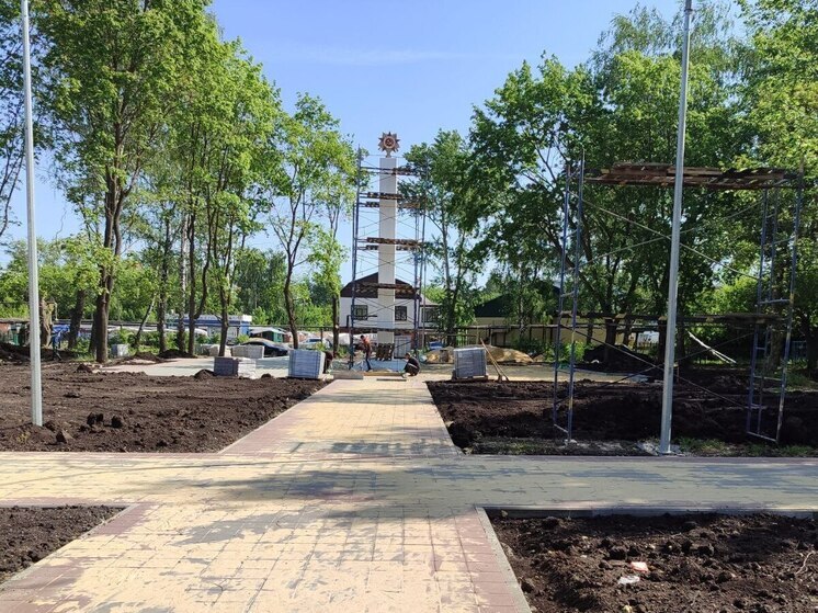 В Каменке ремонтируют памятник в сквере тружеников тыла