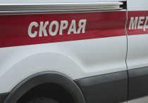 Чудом выжила после падения бутылки с 24 этажа жилого дома на востоке столицы 3-летняя малышка, которая позже была доставлена в больницу с открытой черепно-мозговой травмой