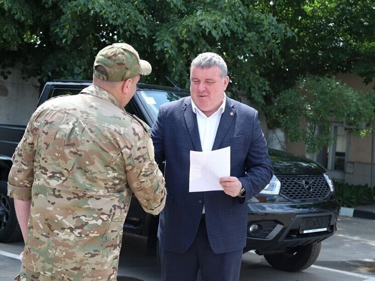 Илья Беспалов передал тульским военным новый УАЗ