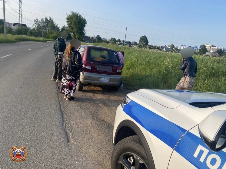 Em Tver, policiais de trânsito pararam um adolescente ao volante novamente