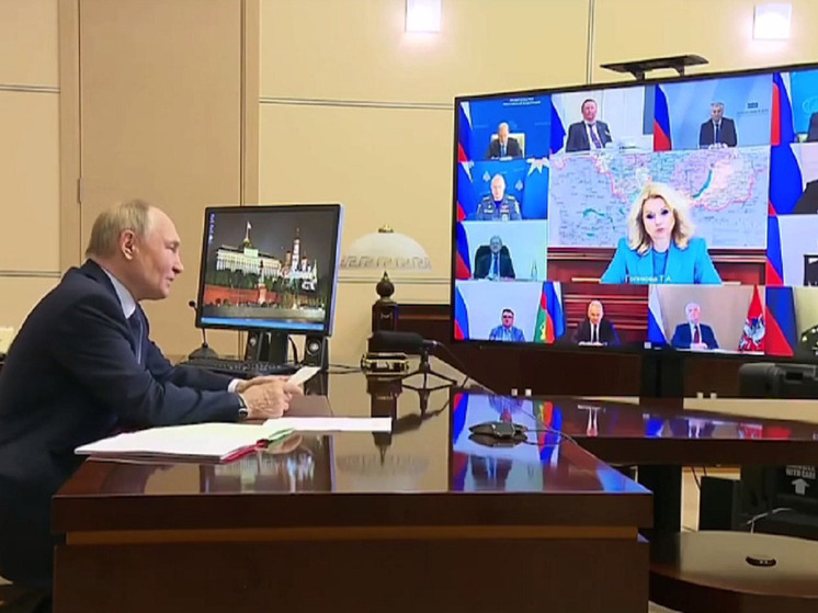 Глава ЯНАО рассказал Путину о защите традиционных ценностей среди молодежи