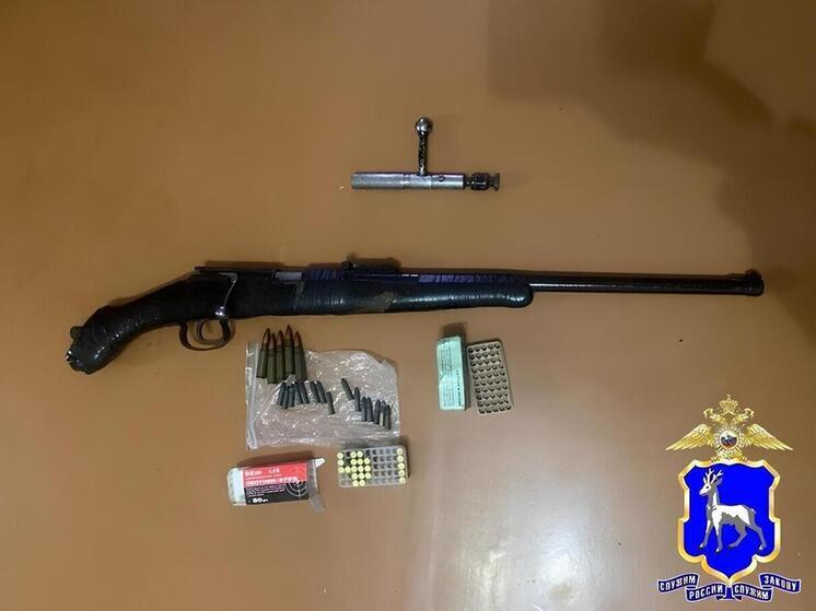 В Самарской области 48-летний мужчина незаконно хранил карабин и 43 патрона