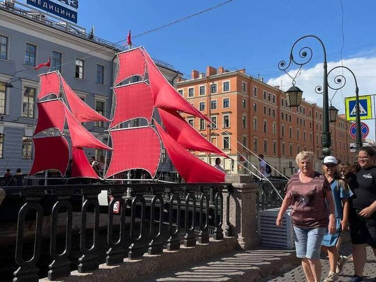 В Петербурге изменится время развода мостов в период репетиций «Алых парусов»