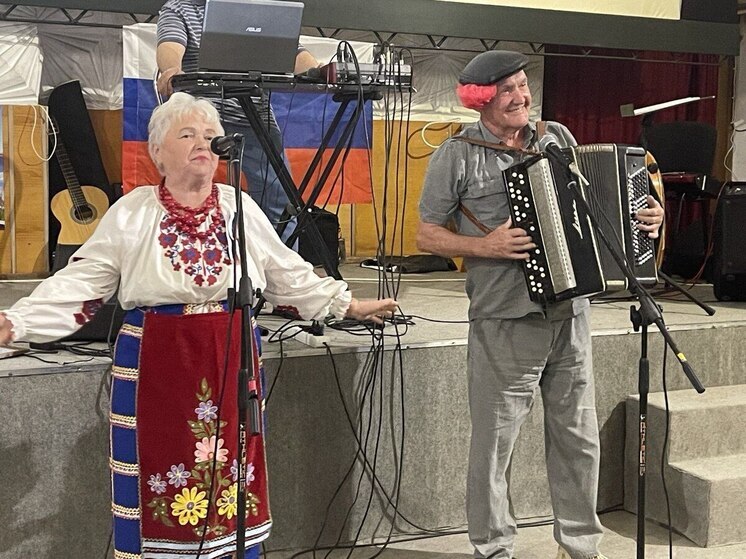В Каховке отметили День России