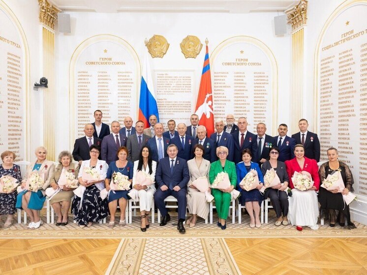 Жителям Волгоградской области вручили государственные награды