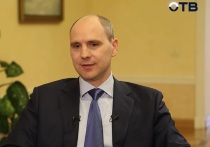 Перед вступлением в должность временно исполняющего обязанности губернатора Свердловской области Денис Паслер съездил в родной Североуральск, где встретился с мамой и сходил в лес