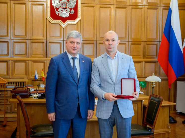 Губернатор Воронежской области поздравил Александра Шевцова с юбилеем