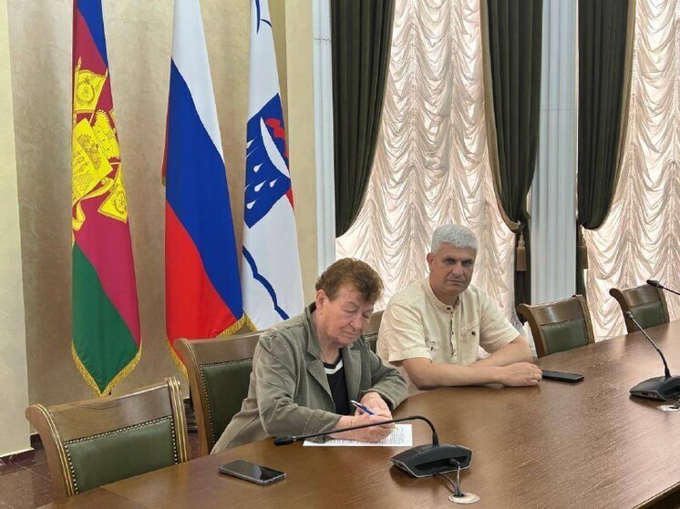 Депутат ЗСК Арменак Тозлян ответил на вопросы жителей на личном приёме