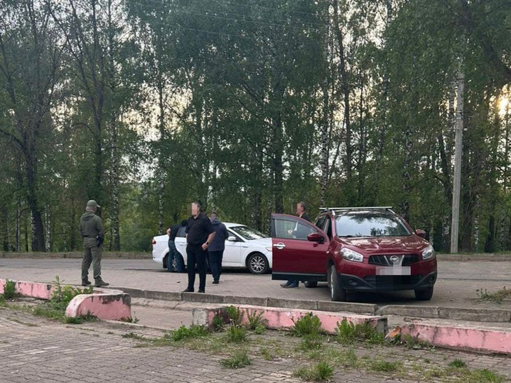 Оперативники УФСБ России по Смоленской области задержали сотрудника УФСИН продававшего осужденным наркотики