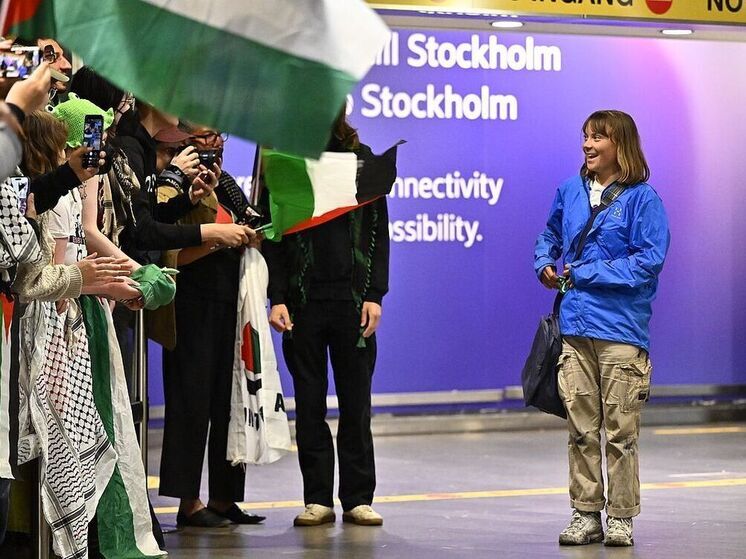 Politico: израильские военные издевались над направлявшейся в Газу Тунберг