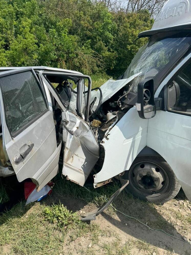 Столкновение автомобилей в Липецкой области: один погибший и двое пострадавших