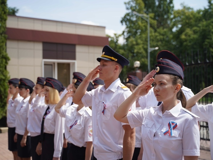 В Липецке 12 молодых сотрудников полиции принесли присягу на верность службе и России
