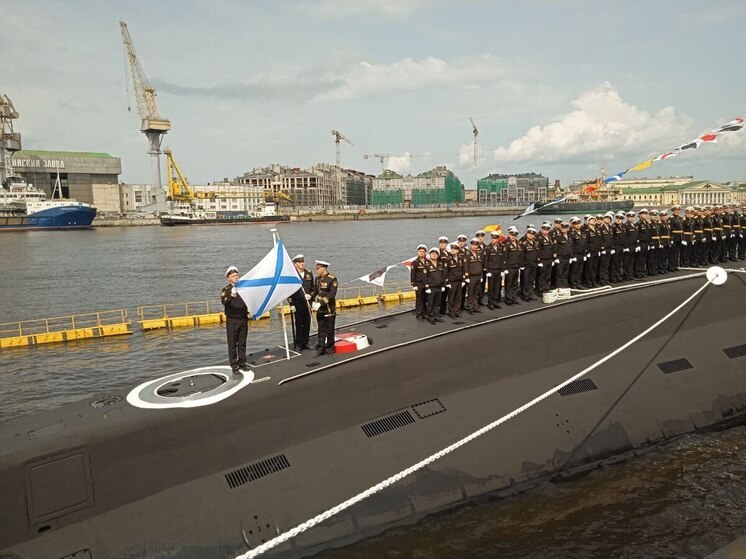 В Петербурге прошла церемония приёма подводной лодки «Якутск» в состав ВМФ России