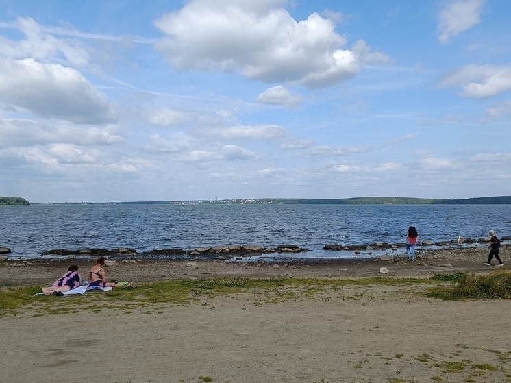 В Свердловской области по-прежнему нет безопасных для купания водоемов
