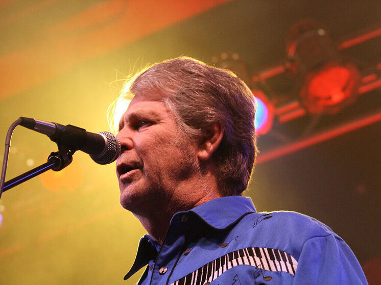 Основатель рок-группы The Beach Boys Уилсон скончался в возрасте 82 лет