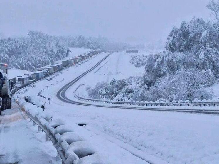 Из-за парализовавшего Южную Африку снежного циклона погибли семь человек