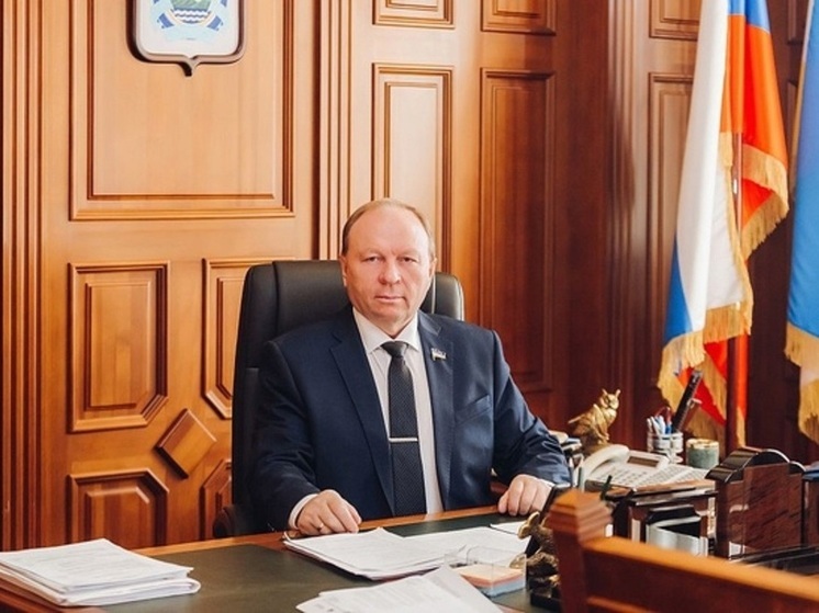 Председатель Народного Хурала Владимир Павлов поздравил жителей Бурятии с Днем России