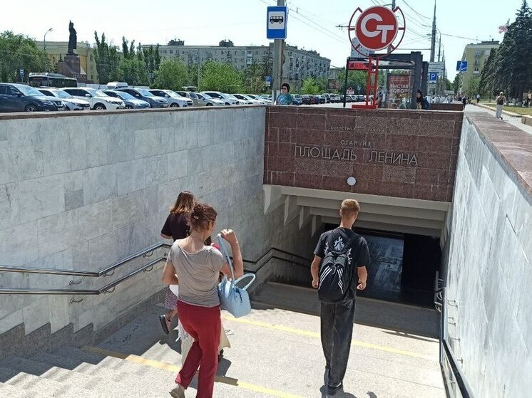 Волгоградцы обсуждают превратившуюся в «лощадь Ленина» станцию
