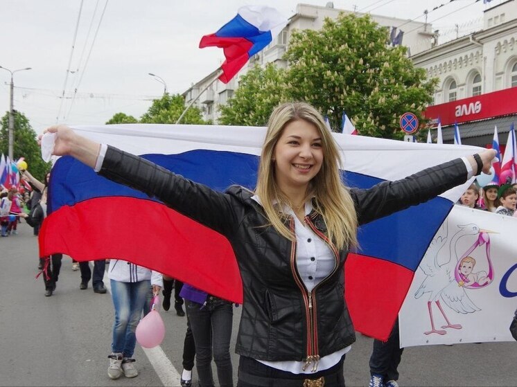 Власти Крыма поздравили жителей республики с Днем России