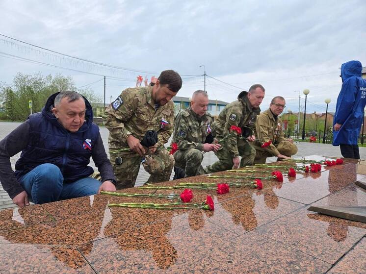 Приуральцы в День России почтили память павших военнослужащих