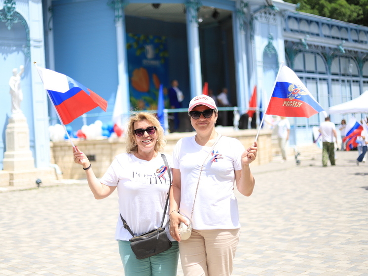 Главы регионов СКФО поздравили земляков с Днём России