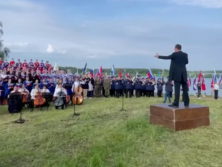 Акция «Рассвет России» в Великом Новгороде собрала более тысячи участников