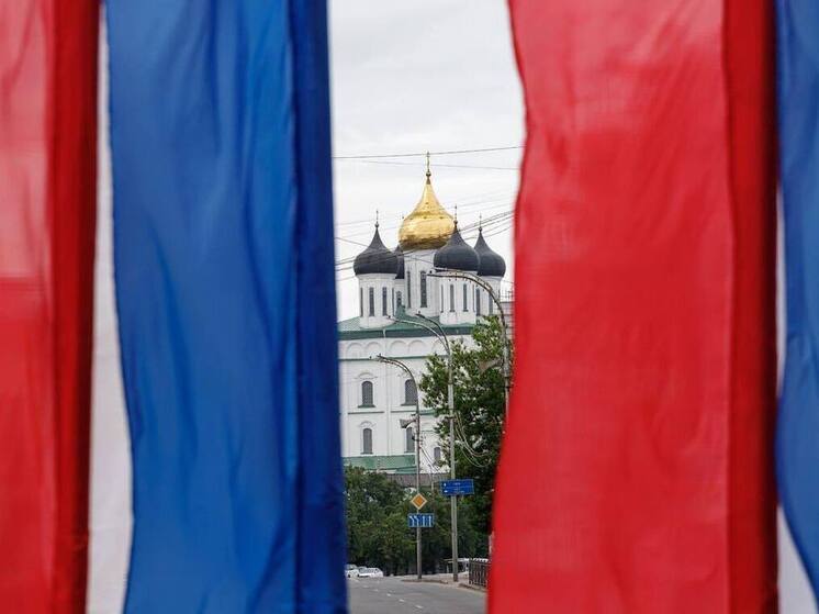 Глава города Пскова Борис Елкин поздравил псковичей с праздником
