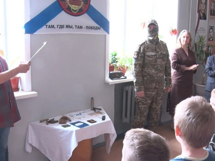 В школе №49 Архангельска открыли патриотический уголок ко Дню России
