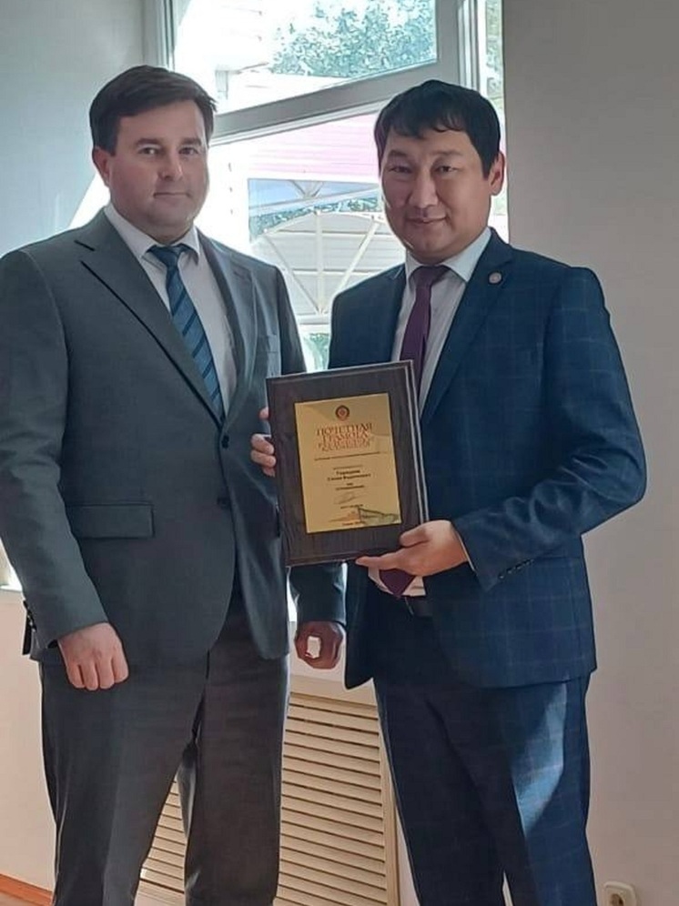 Глава муниципалитета Калмыкии сложил полномочия