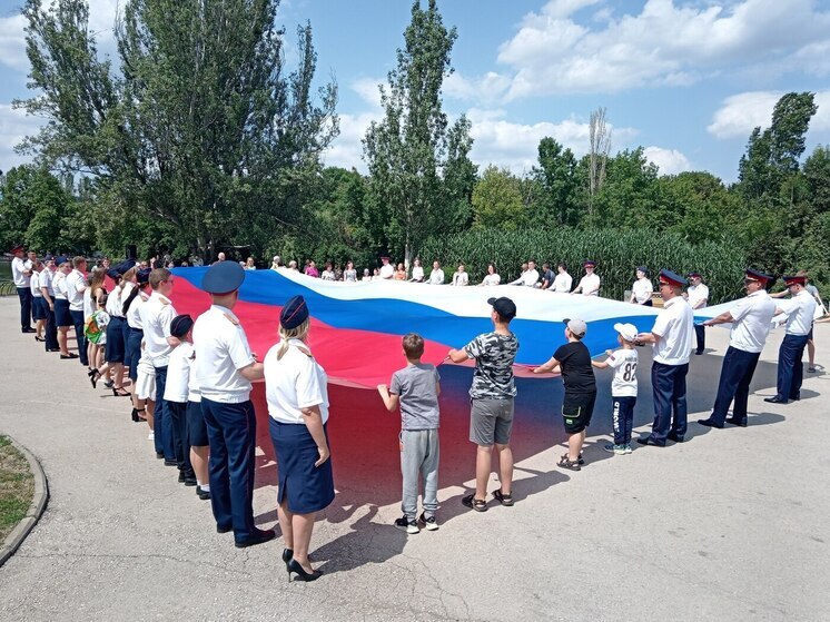 Крымские следователи развернули 30-метровый флаг России