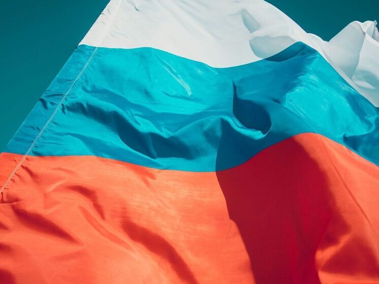 В Мелитополе молодежь развернула масштабный флаг России