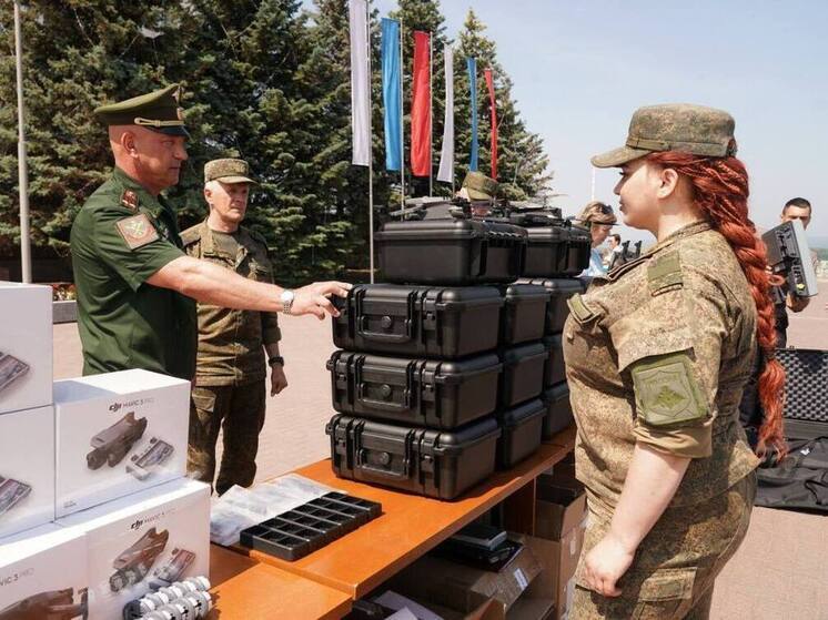 В День России Самарская область передала военным технику и экипировку