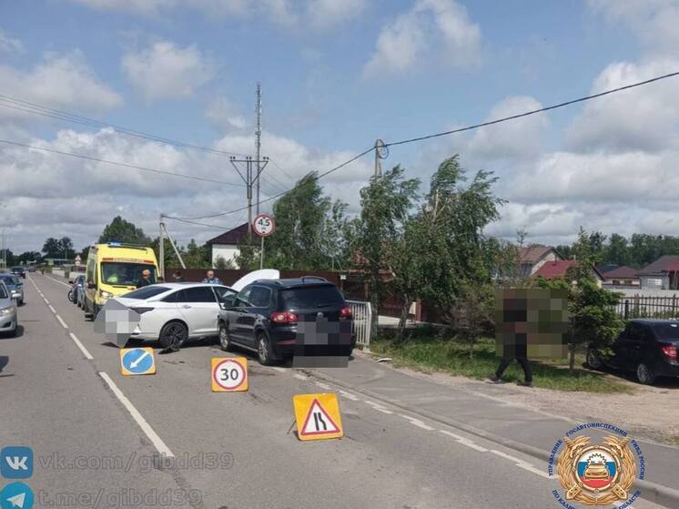 В Гурьевске столкнулись два легковых авто
