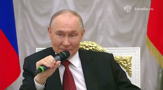 Путин заявил, что все участники СВО — часть его команды: видео