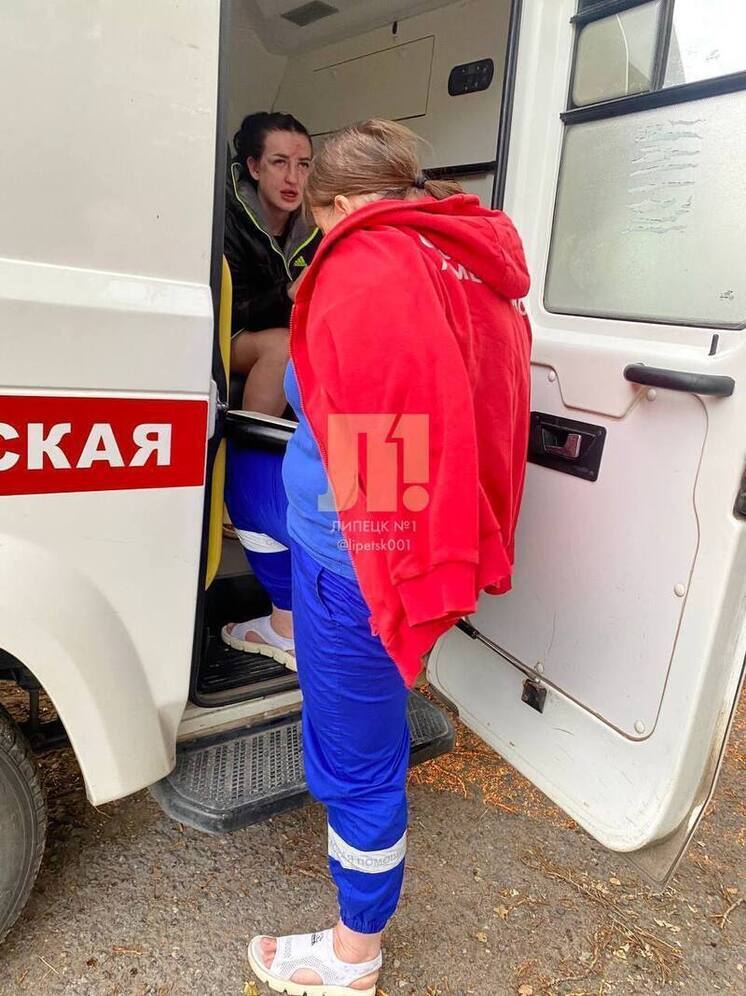В Усманском районе мужчина избил девушку из-за поврежденного автомобиля
