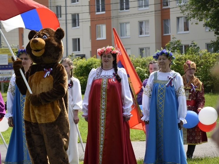 Волосовцы отметили День России в парке «Велес»