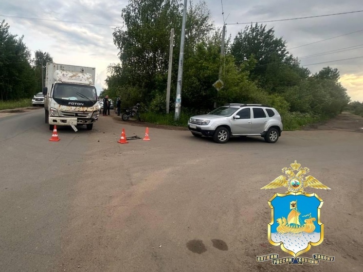 В Костроме фургон сбил 16-летнего мотоциклиста