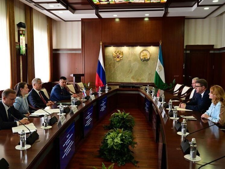 Радий Хабиров встретился с председателем Минского горисполкома Владимиром Кухаревым