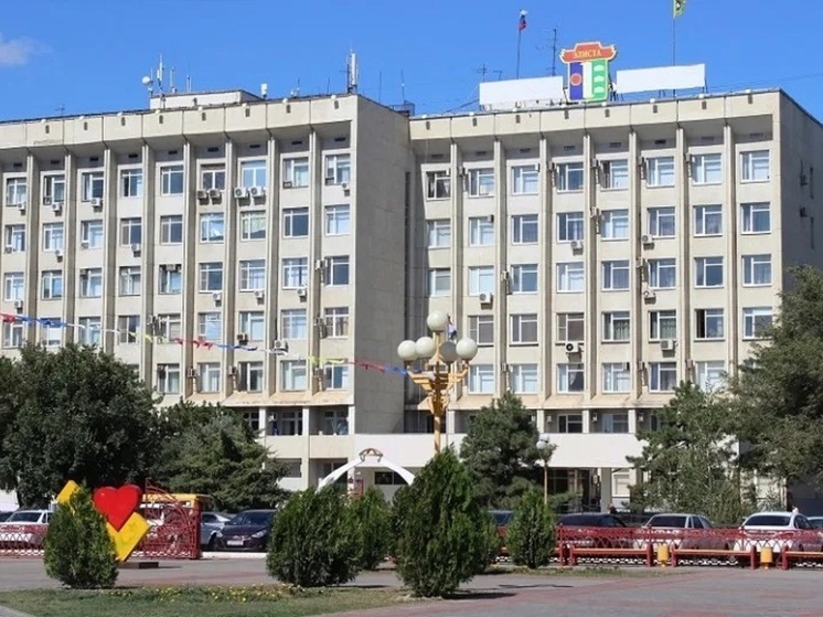 Выпускникам Элисты предлагают целевые места