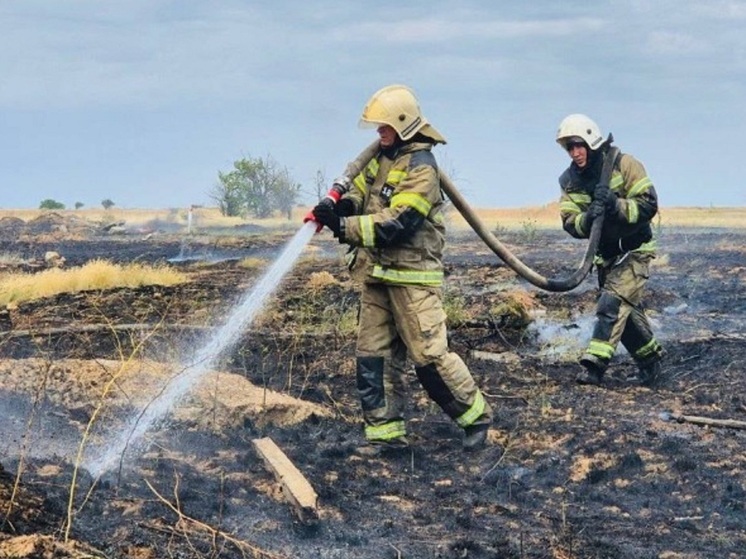 В Калмыкии участились случаи возгорания сухой травы